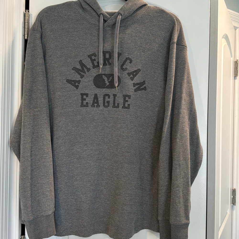 American Eagle thin waffle knit hoodie. Gray. Mens XXL. Barely worn. Great cond.